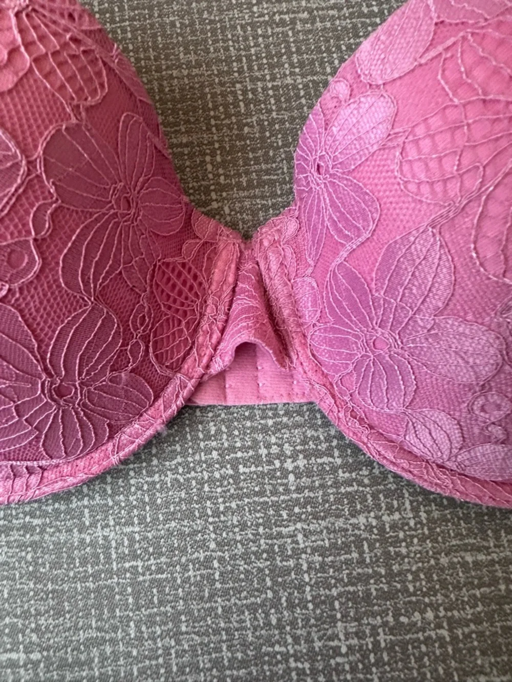 NWT Juicy Couture 38D Sexy T Shirt Bra Pink Lace Cashmere Rose